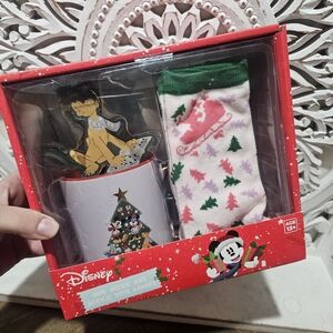 NEW Disney Minnie / Mickey Mouse Mug and Socks Gift Set